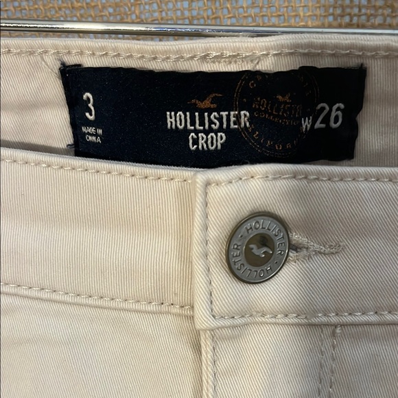 Hollister Cream Crop Pants - Picture 2 of 9